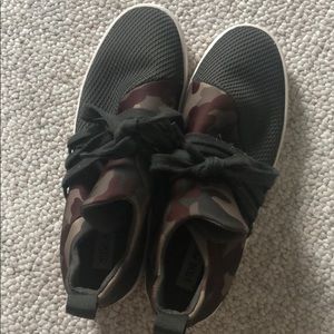 Steve Madden sneakers